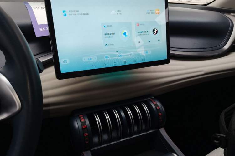 Used BYD Yuan PLUS 2022 430 km Luxury Version Audio And AC Panel