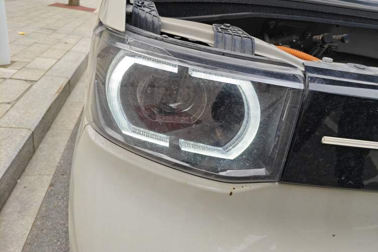 Used Wuling Hongguang MINIEV 2022 Macaron Premium Model – Lithium Iron Phosphate Right Front Headlight