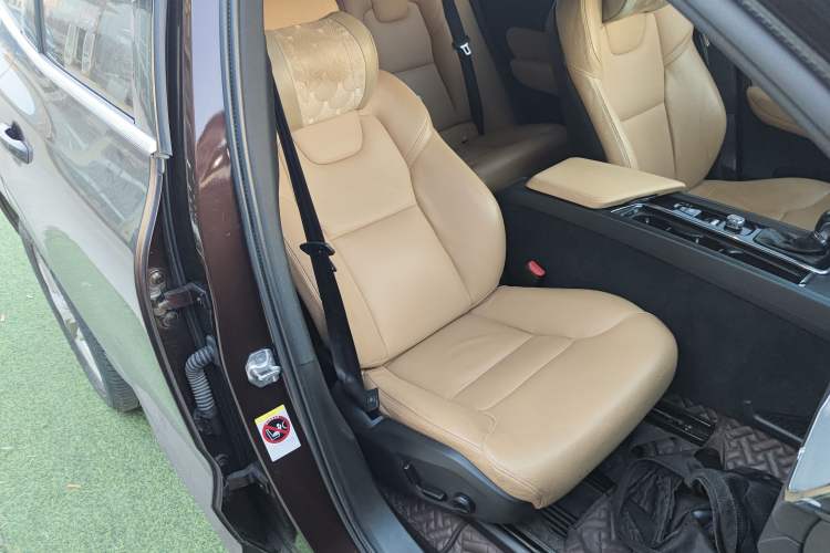 Used Volvo XC60 2019 T5 4x4 Smart Edition China V Standard