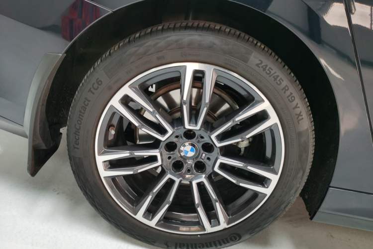 Used BMW 5 Series 2024 530Li Luxury Edition M Sport Package