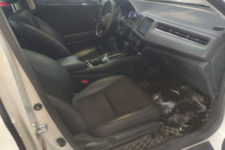 Used Honda Vezel 2020 1.5L CVT Pioneer Edition Right Front Seat