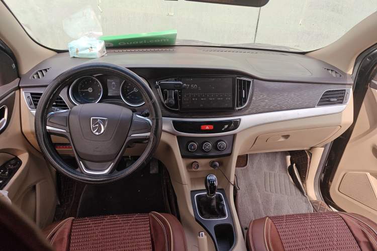 Used Baojun 730 2016 Revised 1.5L Manual Standard Version 7 Seats China V Emission Standard