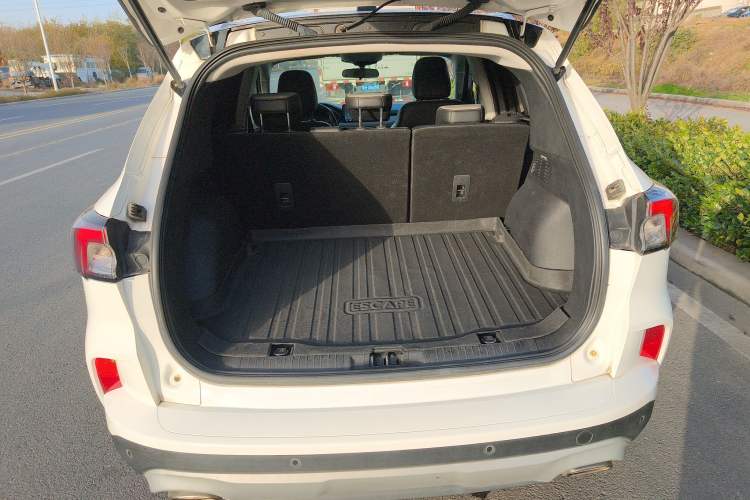 Used Ford Escape 2020 EcoBoost 245 Two-Wheel-Drive Titanium Edition