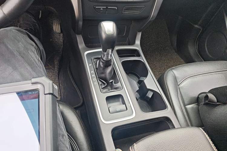 Used Ford Kuga 2017 EcoBoost 180 Two-Wheel-Drive Platinum Edition
