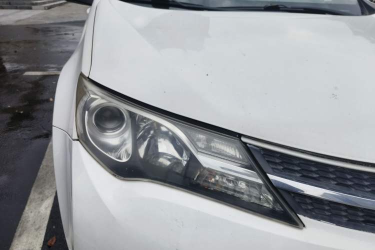 Used Toyota RAV4 2013 2.0L CVT Two-Wheel Drive Urban Edition Right Front Headlight