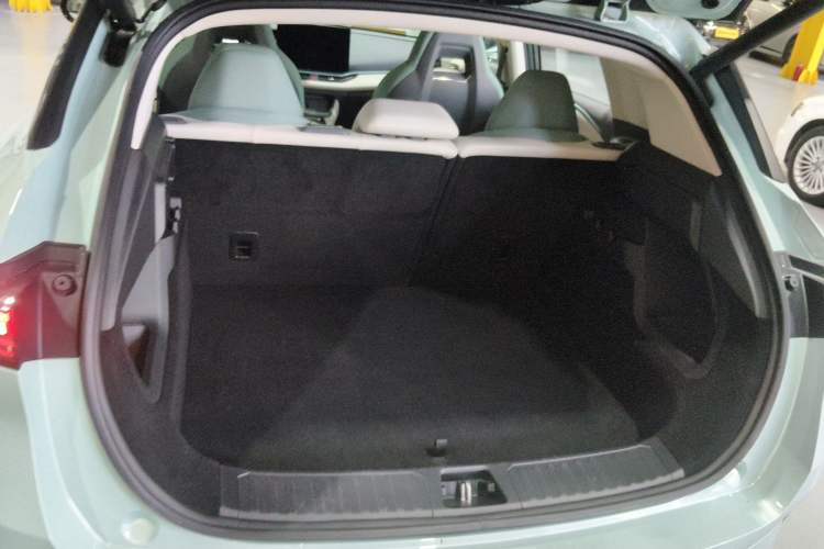 Used Lynk & Co 06 EM-P 2023 EM-P 126 Long-Range Halo
