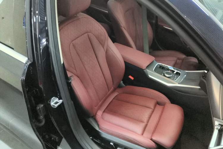 Used BMW i3 2024 eDrive 35 L Right Front Seat