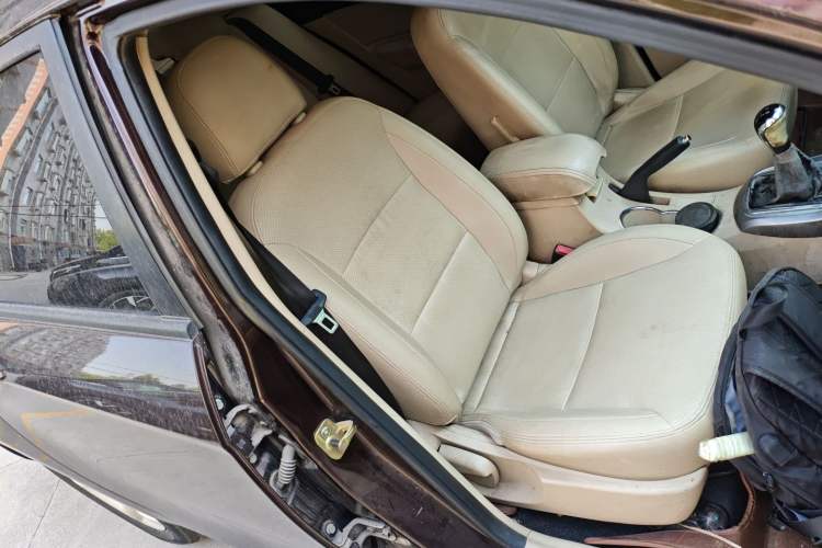 Used Geely Auto Classic Emgrand 2013 Sedan 1.5L Manual Elite Model
