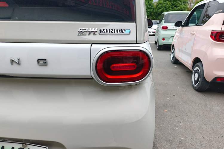 Used Wuling Hongguang MINIEV 2024 3rd Generation 215km Youth Edition Right Rear Taillight