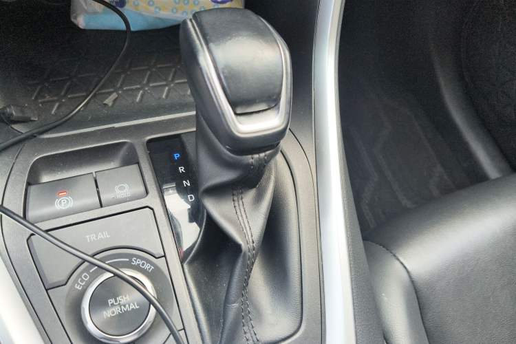 Used Toyota RAV4 2022 Dual-Engine 2.5L E-CVT Four-Wheel Drive Elite Plus Edition Gear Lever