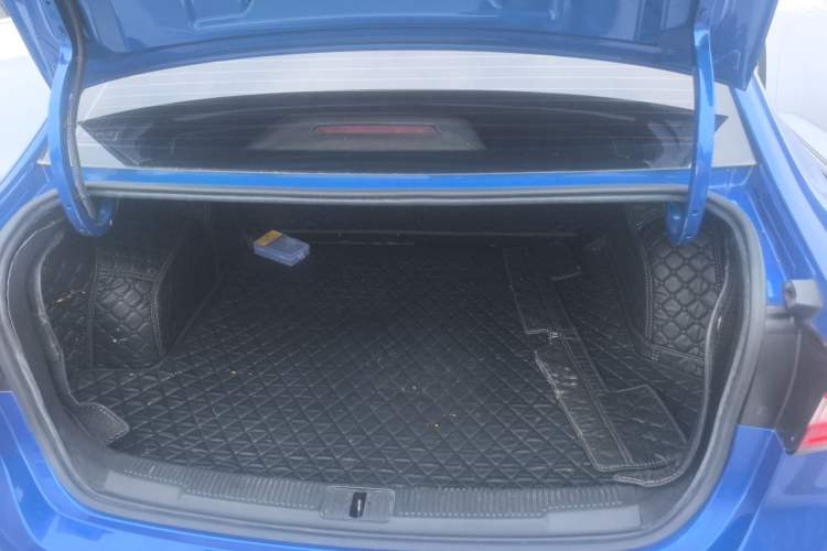 Used Roewe i5 2020 1.5L Automatic 4G Connect Luxury Flagship Edition