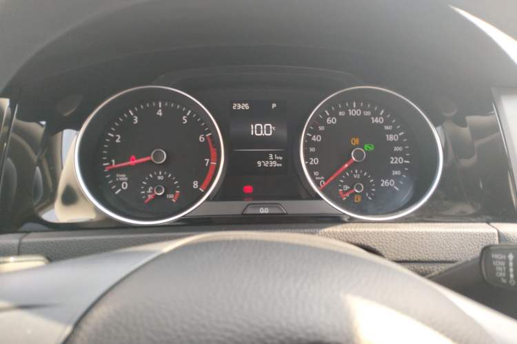 Used Volkswagen Golf 2018 1.6L Automatic Fashion Model