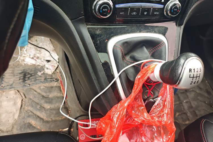 Used Haval H6 2016 Upgraded Model 1.5T Manual Two-Wheel Drive Elite Version
