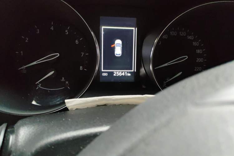 Used Toyota IZOA 2020 2.0L Yichi Version Odometer Close Up