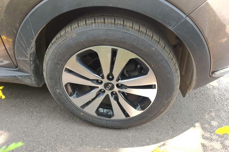 Used Kia Sportage R 2012 2.0L Automatic Two-Wheel Drive NAVI Right Front Wheel Hub