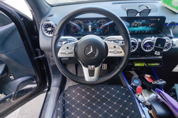 Used Mercedes-Benz GLB 2021 GLB 200 Dynamic Edition Steering Wheel