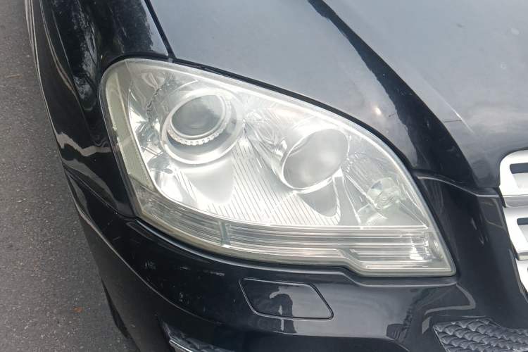 Used Mercedes-Benz M-Class 2010 ML 300 4MATIC Right Front Headlight