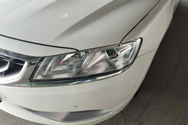 Used Geely Auto Emgrand GT 2015 1.8T Flagship Model Left Front Headlight