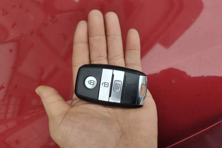 Used Kia KX Cross 2017 1.4L AT GLS
