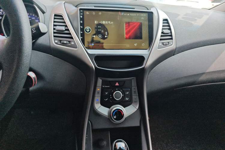 Used Hyundai Elantra (5th Generation / Langdong) 2016 1.6L Automatic Smart Version Audio And AC Panel