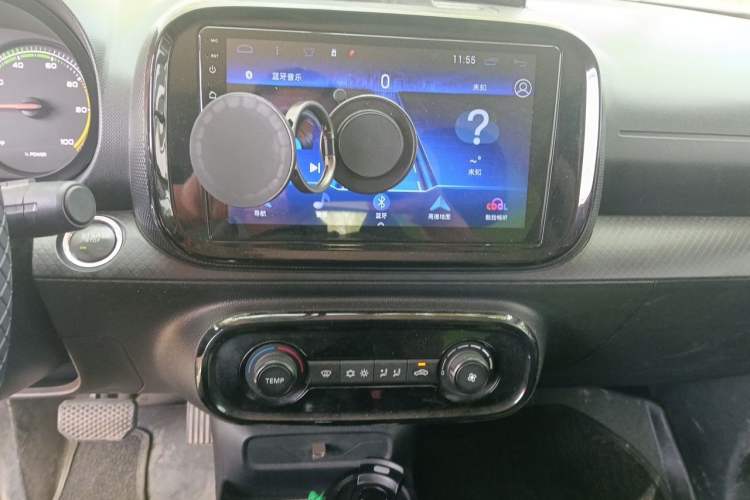 Used Roewe Clever 2021 302 km New Four-Seater Super-Efficient Version
