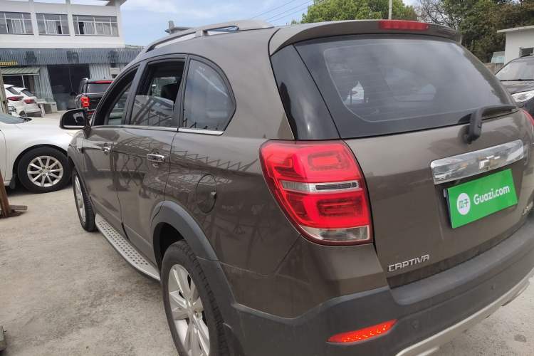Used Chevrolet Captiva 2017 2.4L 4x4 Flagship Edition 7-Seater
