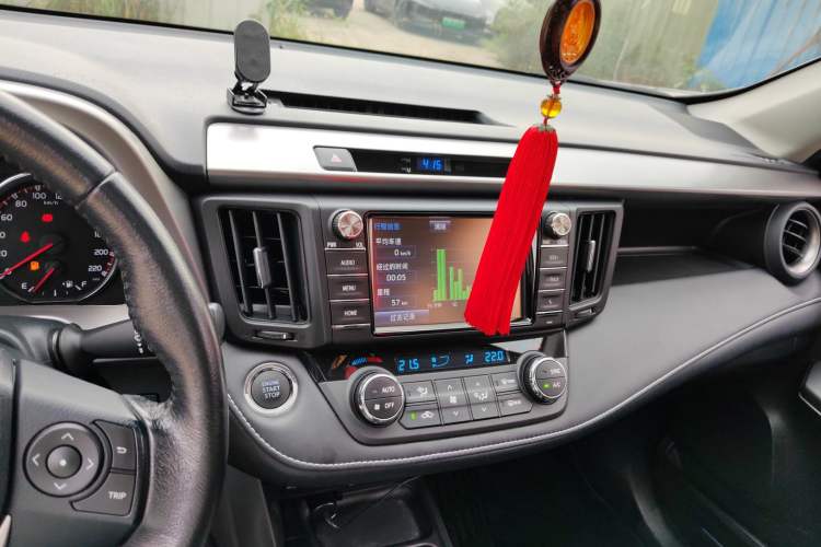 Used Toyota RAV4 2016 2.0L CVT Two-Wheel Drive Smart Edition China V Standard Audio And AC Panel