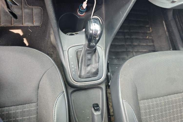 Used Volkswagen Polo 2014 1.4L Automatic Comfort Edition Gear Lever