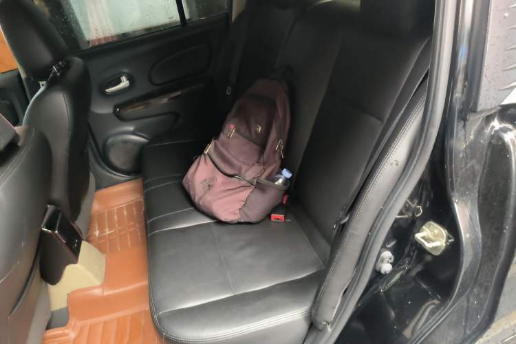 Used Venucia R50 2014 1.6L Automatic Splendid Edition