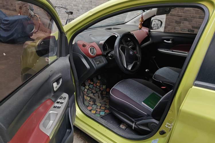 Used CHANGAN Benni 2015 1.4L Manual Luxury Model China V Standard Driver Seat