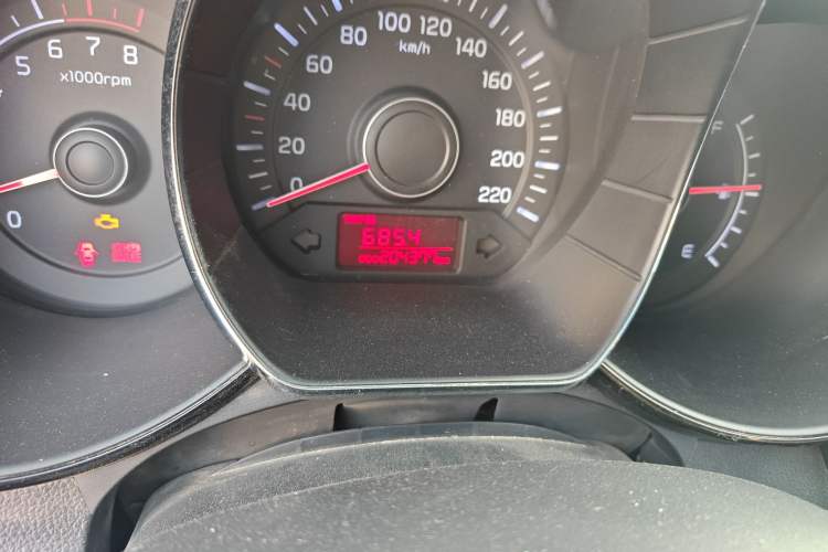 Used Kia K2 2012 Sedan 1.4L MT GLS Commemorative Edition