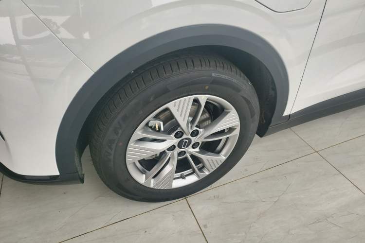 Used Bestune Yueyi 03 2026 Model 565km Enjoyment Edition Left Front Wheel Hub