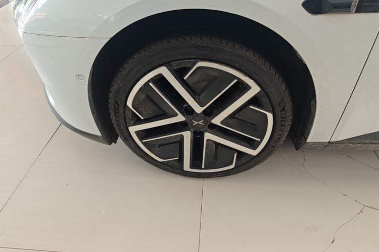 Used XPeng MONA M03 2025 600 with Ultra-Long Range Max Left Front Wheel Hub