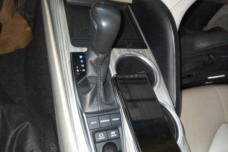 Used Toyota Camry 2018 Dual-Engine 2.5 HG Luxury Edition
