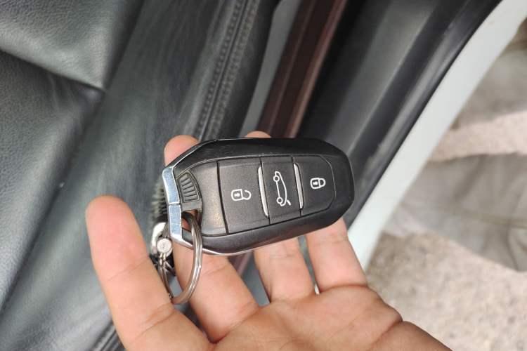 Used Citroen C4L 2013 1.8L Automatic Jingzhi Edition Vehicle Key