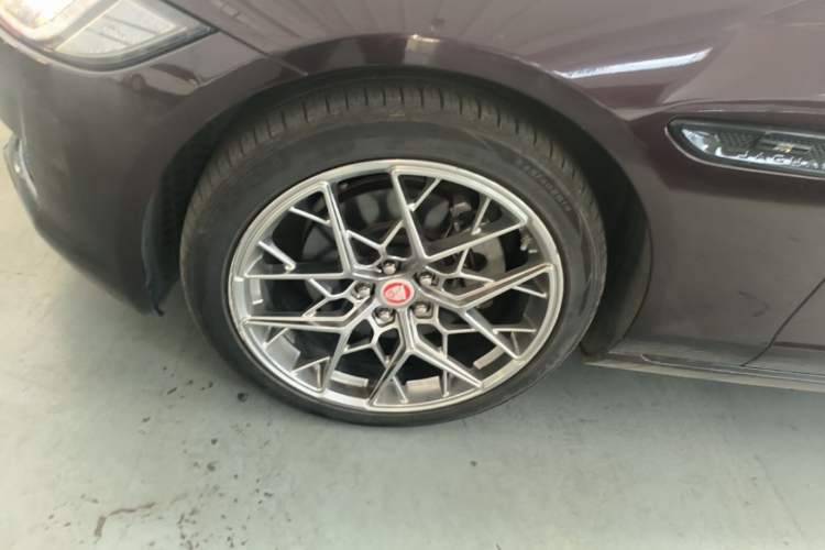 Used Jaguar XFL 2020 XFL 2.0T P200 Two-Wheel-Drive Rally Flag Edition
