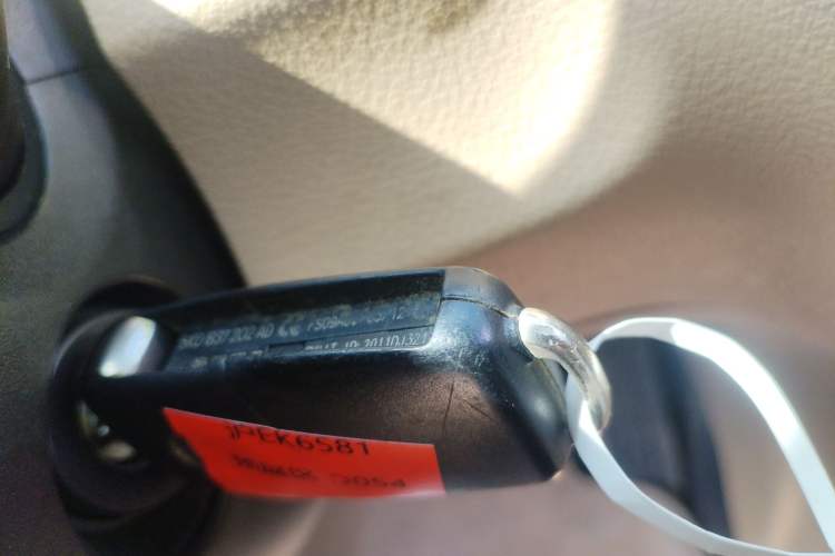 Used Volkswagen Touran 2011 1.4T DSG Zhiya Edition 5 Seats Vehicle Key