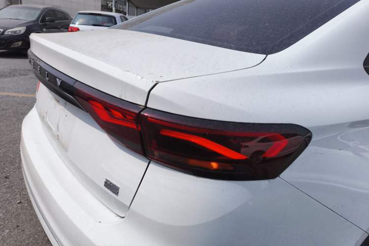 Used Geely Auto Emgrand 2025 4th Generation 1.5L CVT Starry Edition Exterior 3