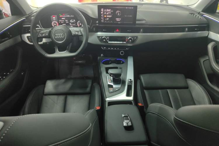 Used Audi A4L 2022 40 TFSI Luxury Dynamic Model