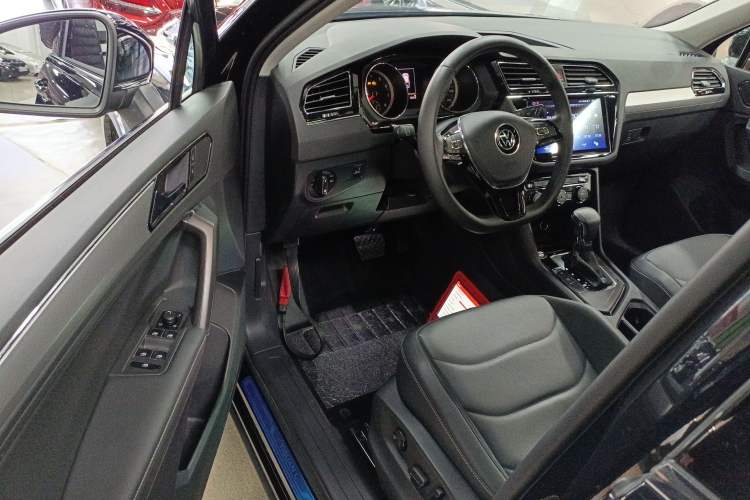 Used Volkswagen Tiguan L 2021 330TSI Automatic Two-Wheel Drive Smart Edition