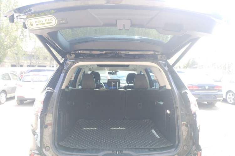 Used Ford Edge 2021 PLUS EcoBoost 245 Two-Wheel-Drive Platinum Edition 5 Seats