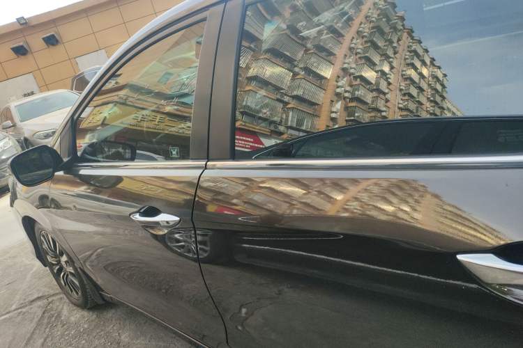 Used Honda Crider 2013 1.8L automatic luxury edition
