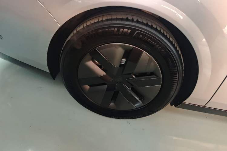 Used Li Auto MEGA 2024 Ultra Model
