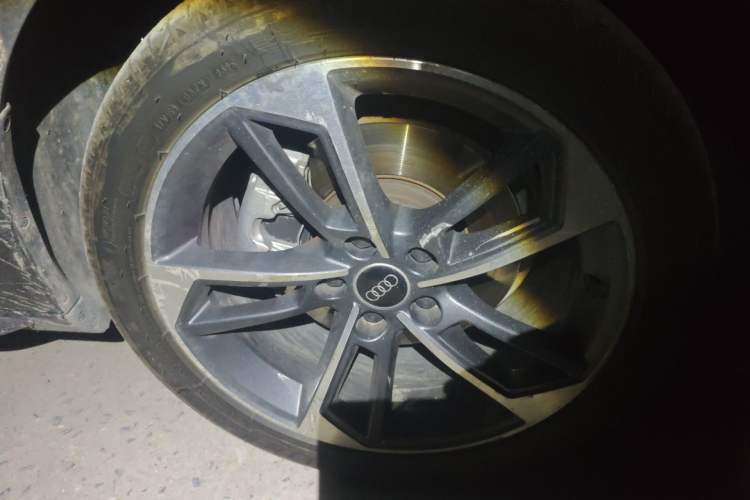 Used Audi A4L 2022 40 TFSI Fashion Dynamic Model Right Front Wheel Hub