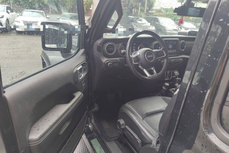 Used Jeep Wrangler 2019 2.0T Sahara Four-Door Version China VI Emission Standard