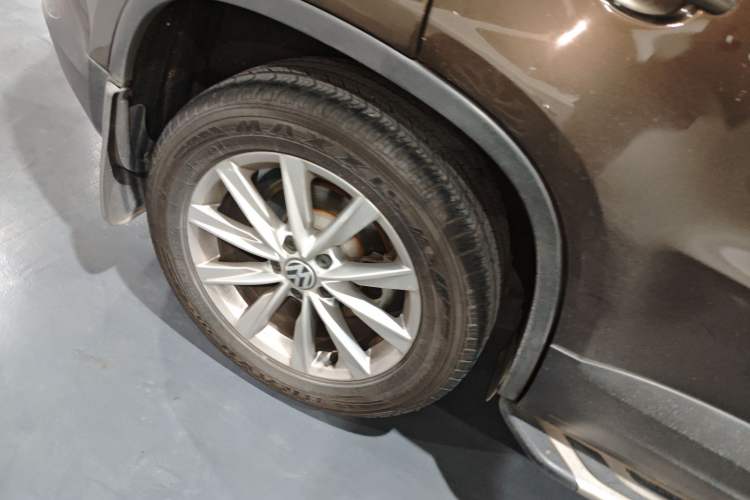 Used Volkswagen Tiguan 2015 1.8TSI Automatic Two-Wheel Drive Comfort Edition Right Rear Wheel Hub