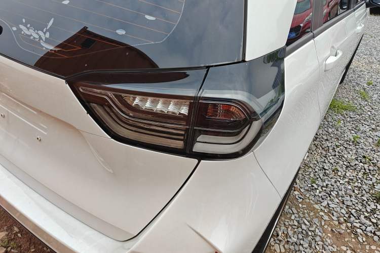 Used Honda LIFE 2021 1.5L CVT SPORT Heartbeat Edition Right Rear Taillight