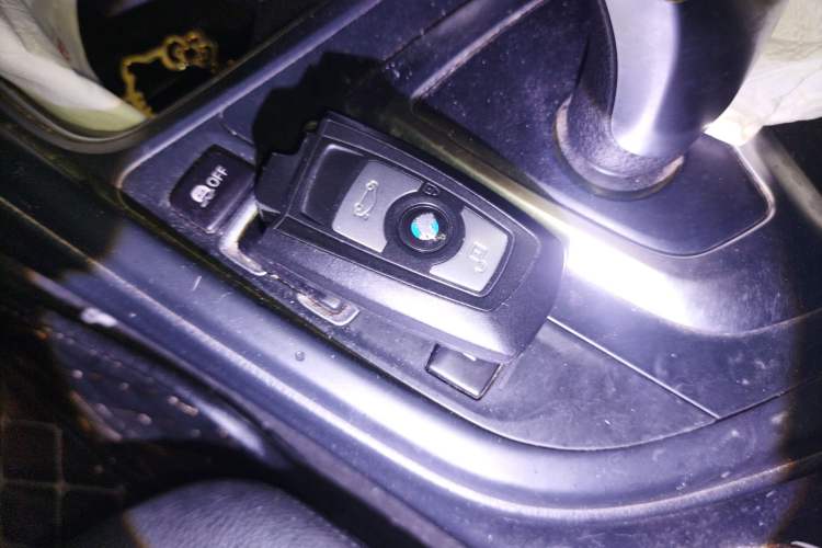 Used BMW 3 Series 2015 320Li Luxury Edition Fashion Model Vehicle Key