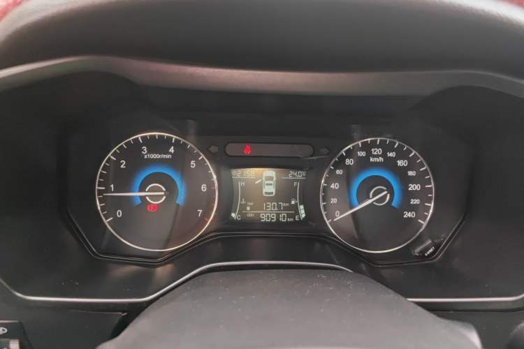 Used Dongfeng Fengon 580 2017 1.8L Manual Comfort Model
