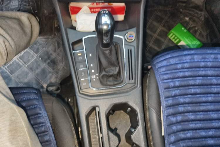 Used Volkswagen Lavida 2018 Hatchback 200TSI DSG Comfort Edition China V Standard Gear Lever